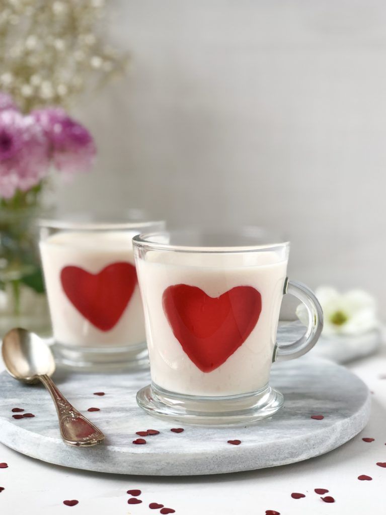 PANNA COTTA DE CHOCOLATE BLANCO CON CORAZÓN DE GELATINA