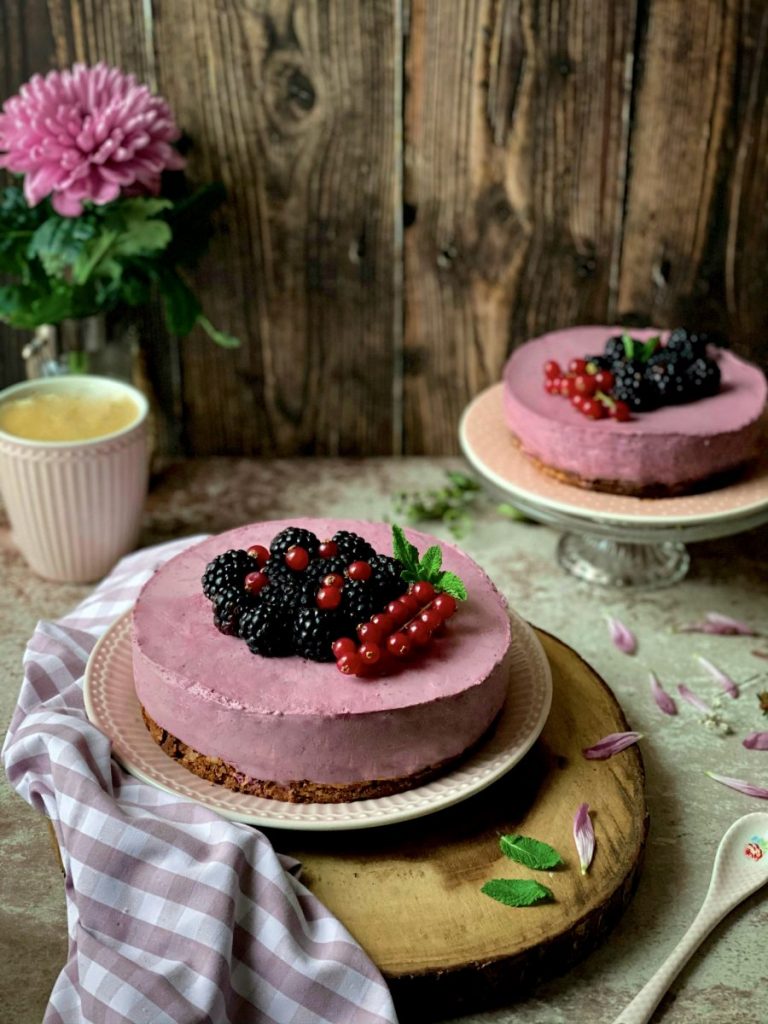 TARTA DE QUESO Y MORAS