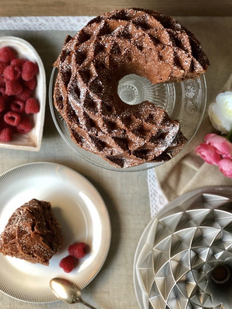 BUNDT CAKE DE AVELLANAS Y CACAO