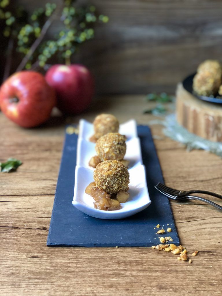 BOMBONES DE FOIE, QUICOS Y MANZANA CARAMELIZADA