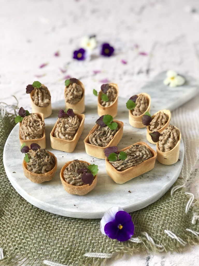 CANAPÉS DE PATO Y SETAS