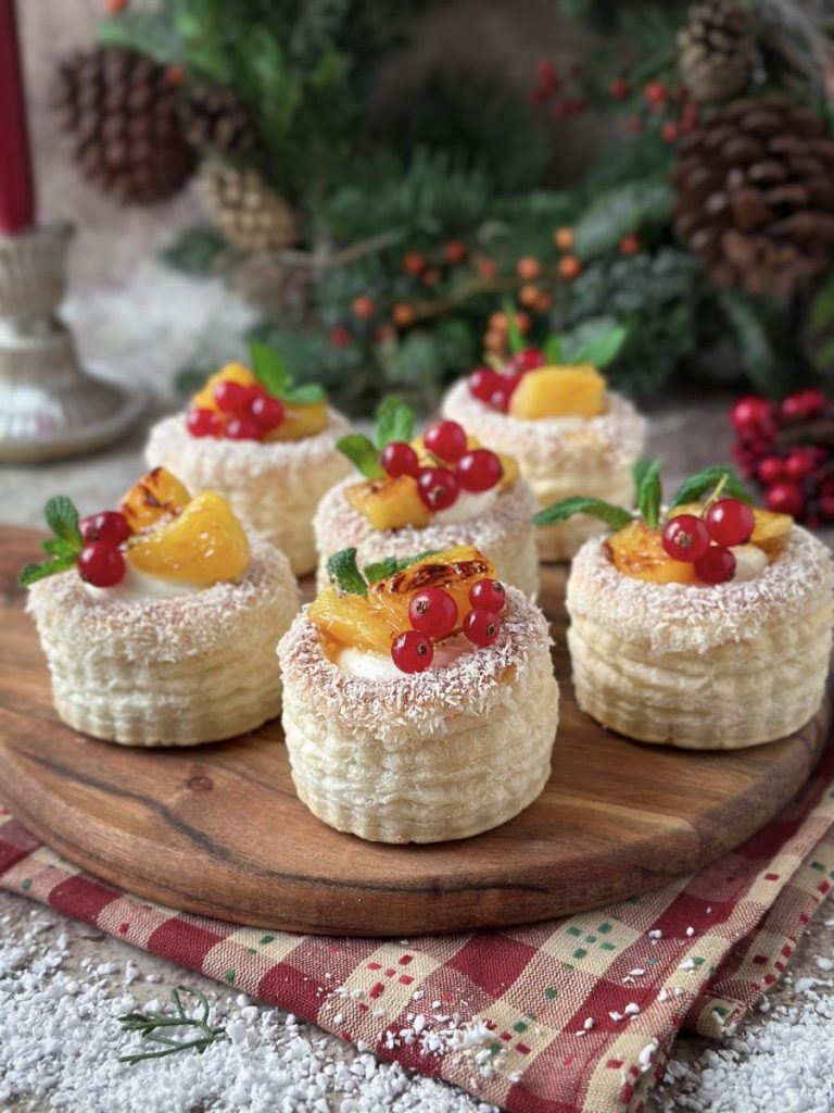 VOL AU VENT DE PIÑA Y COCO