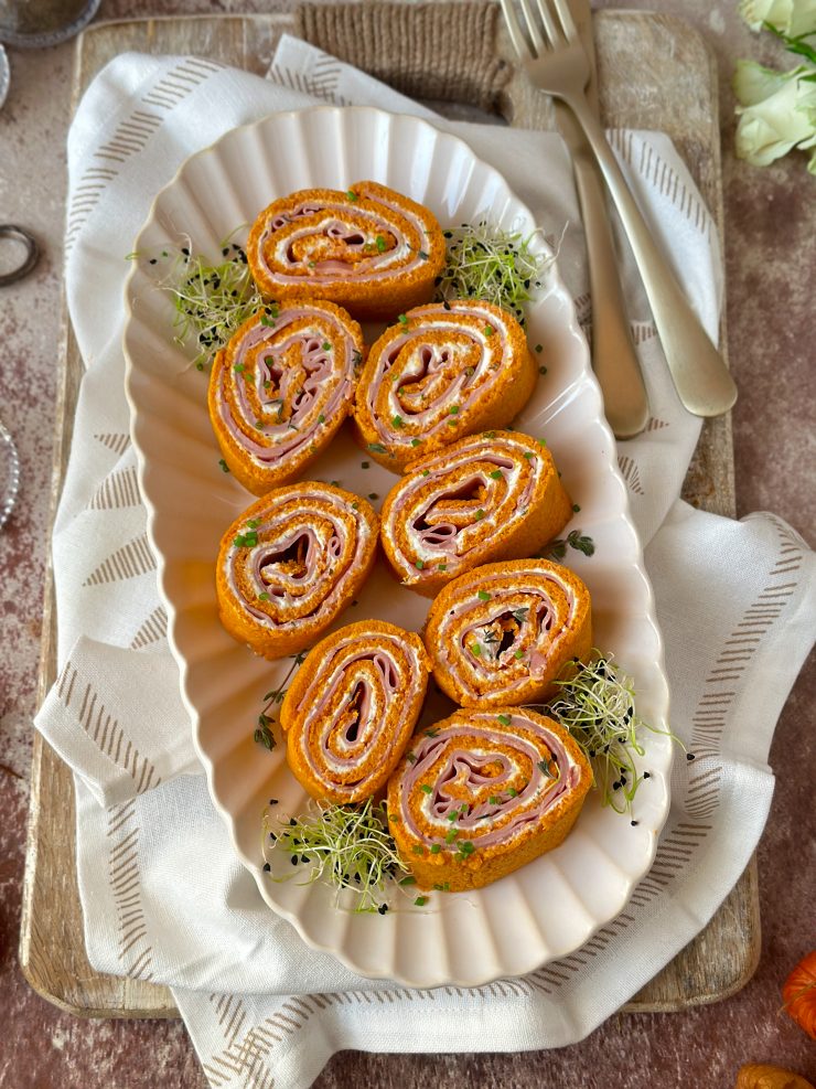 ROLLO DE ZANAHORIA CON QUESO Y JAMÓN
