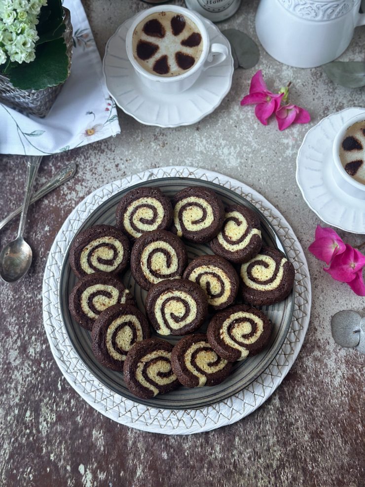 GALLETAS DE VAINILLA Y CHOCOLATE EN ESPIRAL