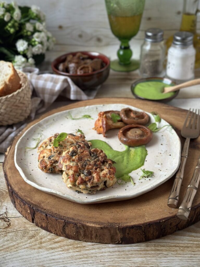 HAMBURGUESA DE TOFU Y SETAS CON SALSA VERDE