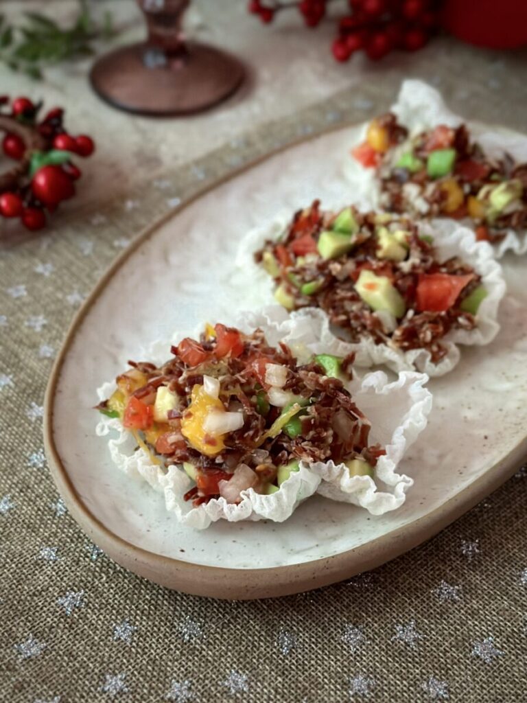 CHIPS DE PAPEL DE ARROZ CON TARTAR DE JAMÓN