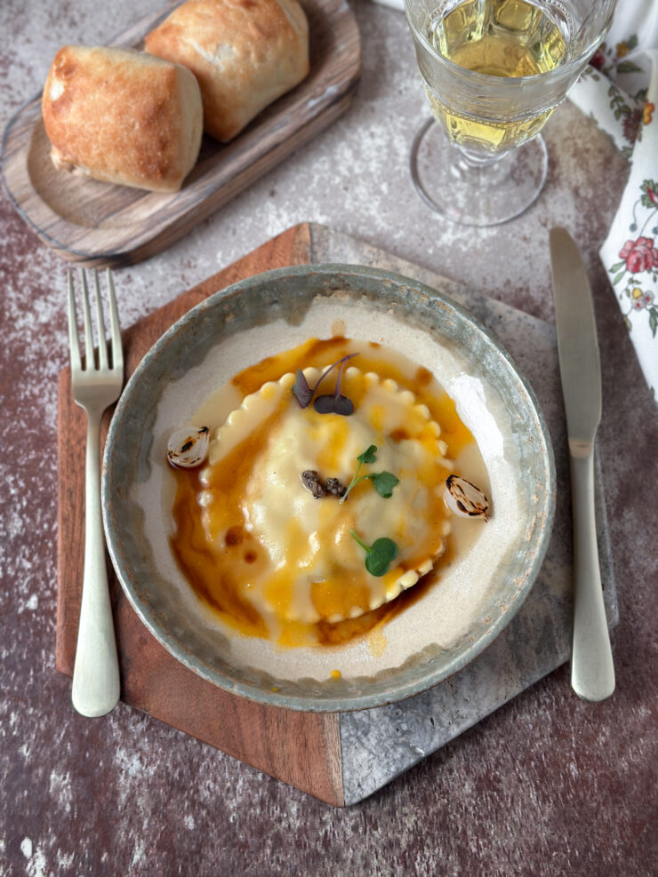 TORTELLO RELLENO DE YEMA LÍQUIDA Y CREMA DE GUANCIALE