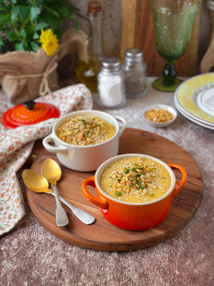 CREMA DE CHIRIVÍA CON KIKOS Y FOIE