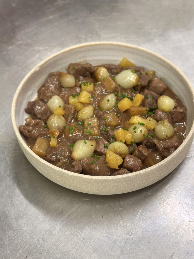 RAGÚ DE JABALÍ AL MODO "CARBONNADE"