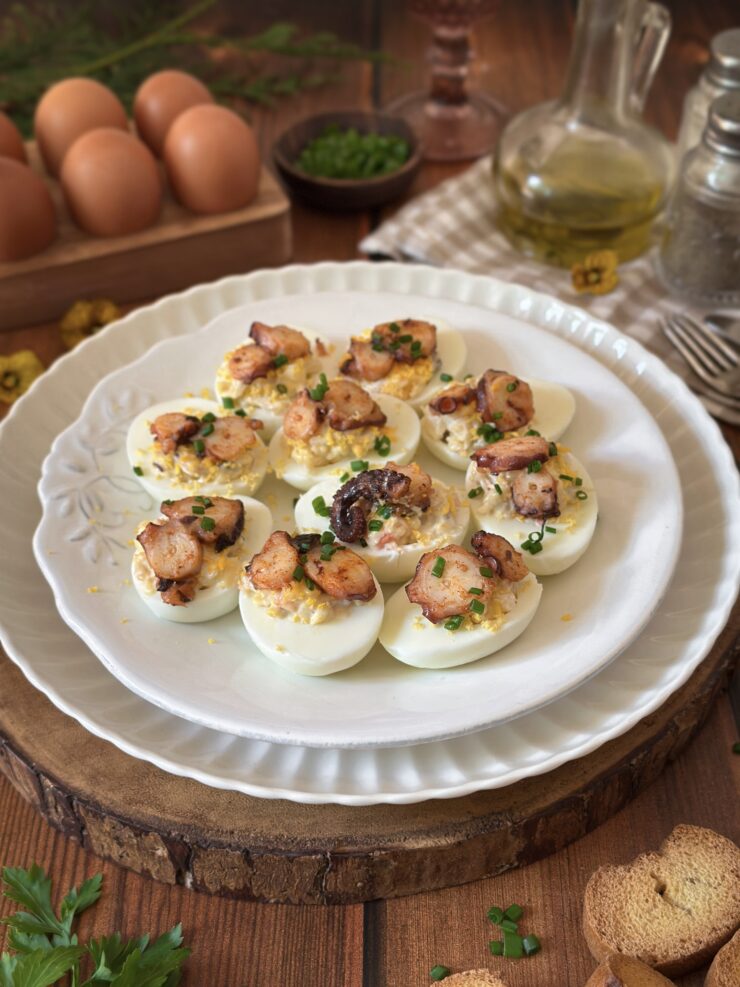 HUEVOS RELLENOS DE PULPO Y GAMBAS