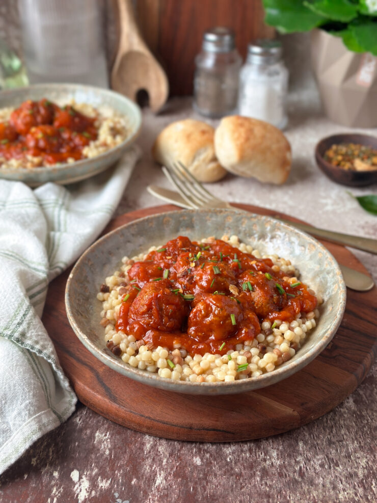 FRÉGULA CON ALBÓNDIGAS
