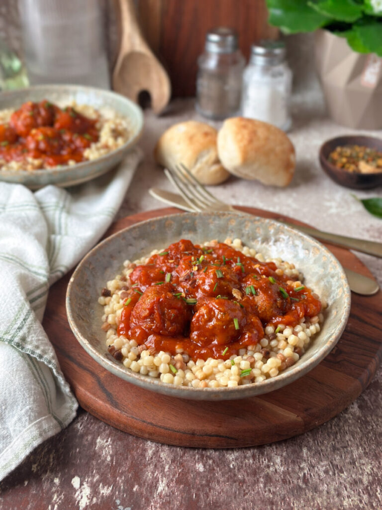 FRÉGULA CON ALBÓNDIGAS
