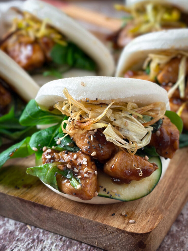 BAO DE POLLO TERIYAKI