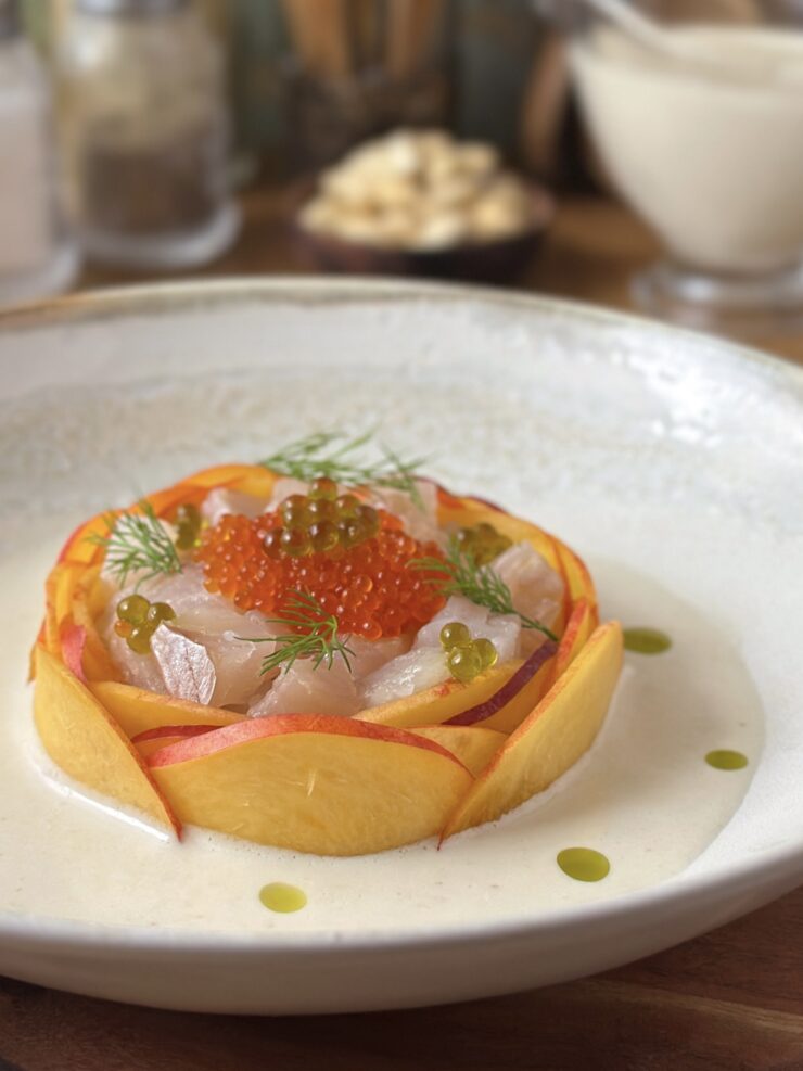 TARTAR DE PALOMETA CON AJOBLANCO DE ANACARDOS