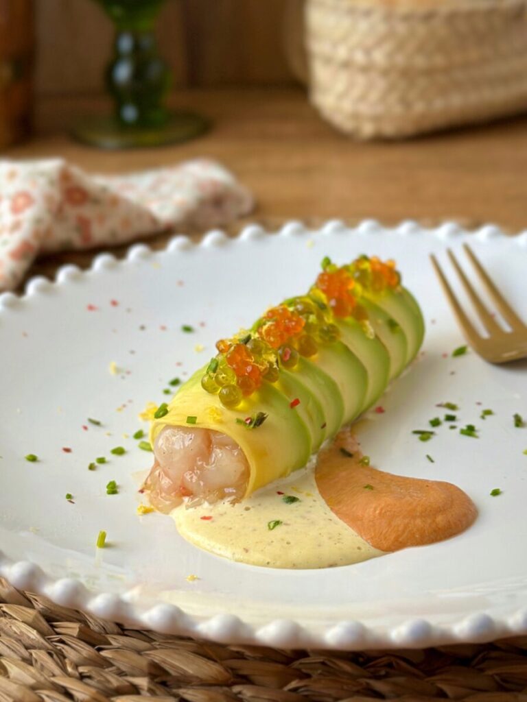 CANELÓN DE AGUACATE Y GAMBAS