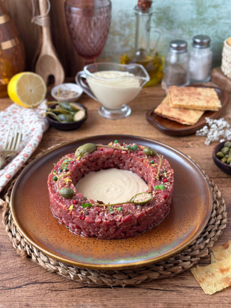 STEAK TARTAR CON SALSA TONNATA