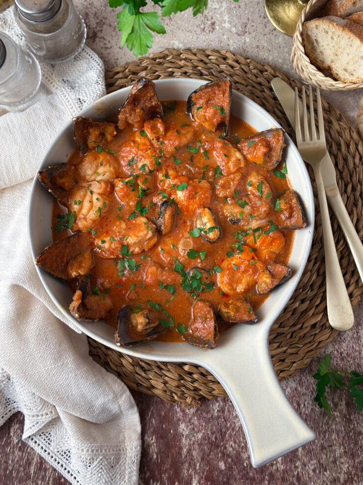 RAPE CON MEJILLONES EN SALSA