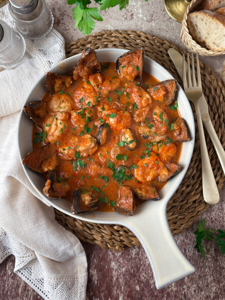 RAPE CON MEJILLONES EN SALSA