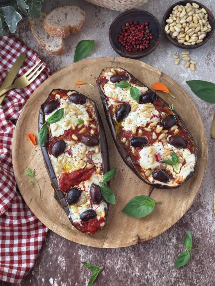 BERENJENAS ASADAS CON BURRATA Y TOMATE CASERO